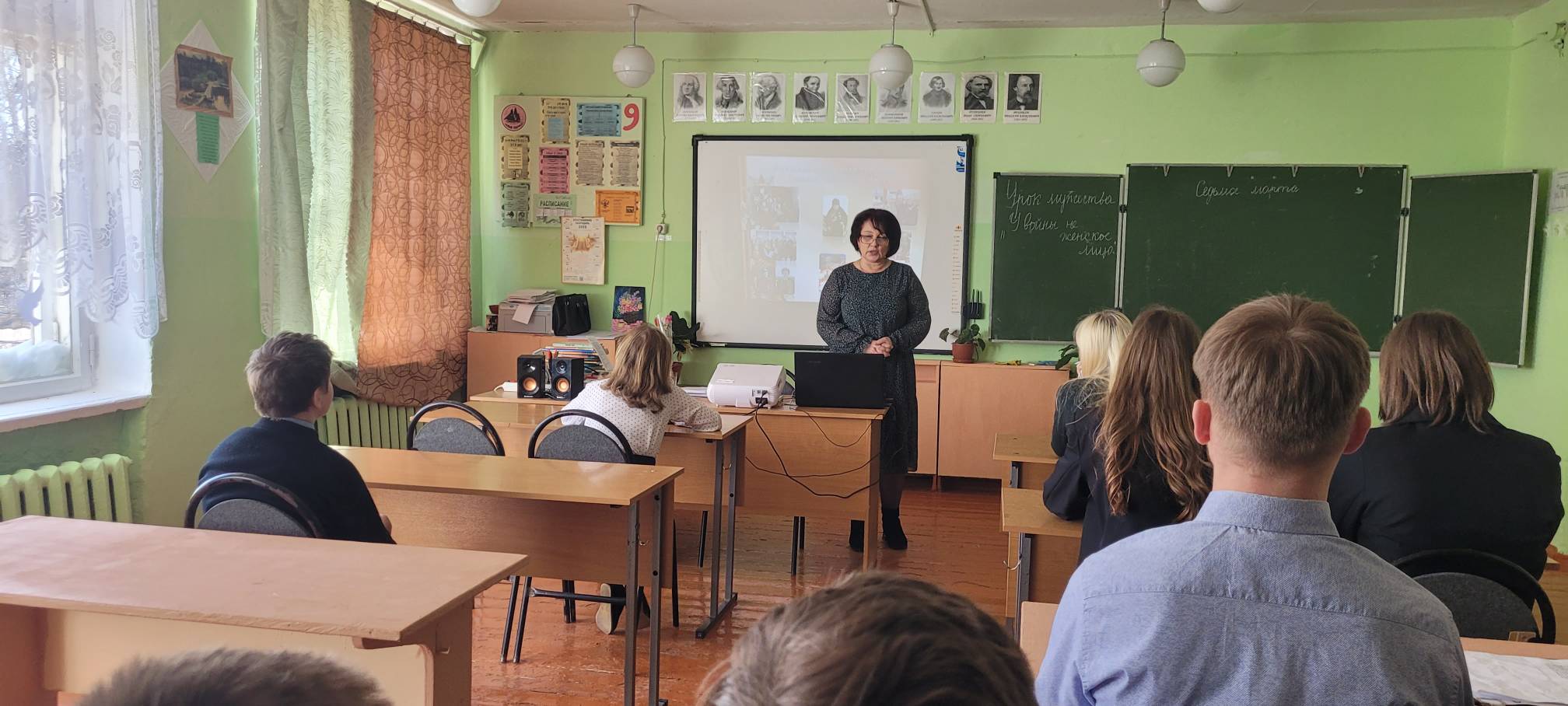 У войны не женское лицо .